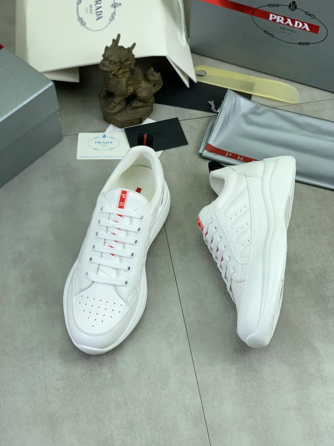 Men's men's shoes P560💰 [Real Price] Popular models are on the official website, 🆘 Trendy brand (Prada) mainly promotes popular models, avant-garde and versatile fashionable men's shoes private version mold opening, cowhide surface splicing 1:1.. Stylish and simple, original imported cowhide lining cowhide feet; the atmosphere and personality are more fashionable, eye-catching and pursuing class. It will subvert the old ideas and be a must-have for fashionistas who want to spend time with you! Must keep it! Tall and comfortable, large and low, high-end quality workmanship. Code number: 38-45 2️⃣optional.